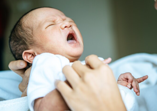 image 4 Cara Mengatasi Cegukan Pada Bayi 0-6 Bulan